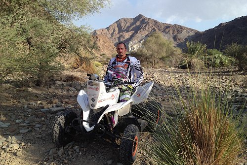 Versterking van zandhaas uit Doebai voor het Nederlandse Maxxis Dakar Team